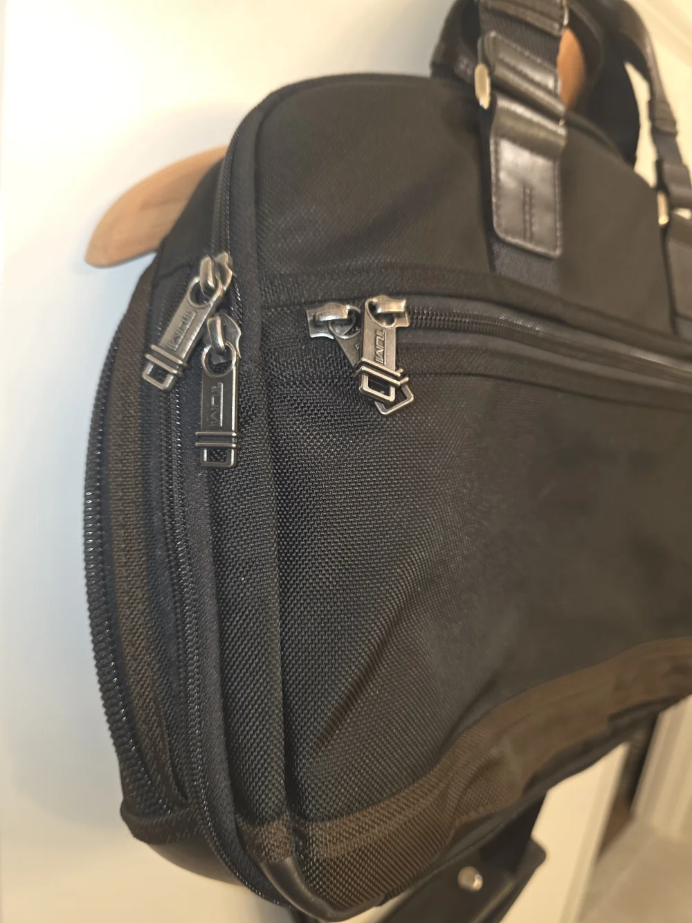 Tumi Alpha Black-Brown Ballistic Nylon Expandable Briefcase Messenger Bag26160DH